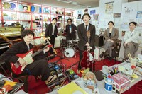 君島大空と参加メンバー。（写真提供：NHK）