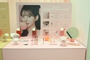 ポップアップストア「PEACH C PARLOR」の展示スペース。