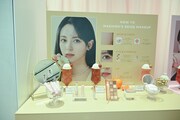 ポップアップストア「PEACH C PARLOR」の展示スペース。