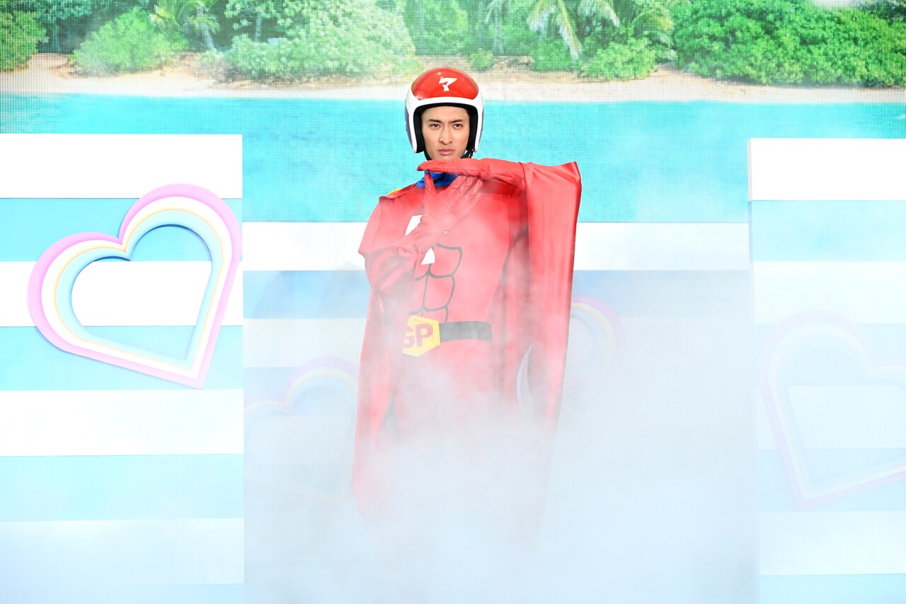 大量のスモークが焚かれた向井康二ことマッサマンの登場シーン