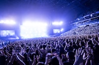 「Aimer 3 nuits tour 2024」中国・上海メルセデス・ベンツアリーナ公演の様子。（撮影：平野タカシ）