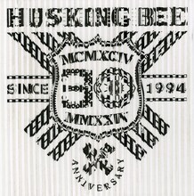 HUSKING BEEの結成30周年ロゴ。