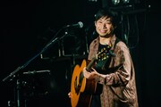 吉田結威（G, Vo）（撮影：松本いづみ）