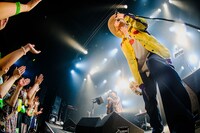 山田義孝（Vo）（撮影：松本いづみ）