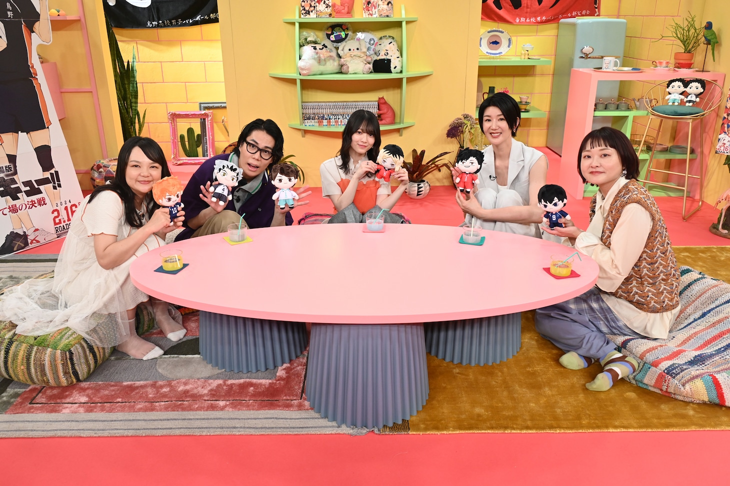 左からイワクラ、高比良くるま、森田ひかる、栗原恵、吉住。(c)テレビ朝日