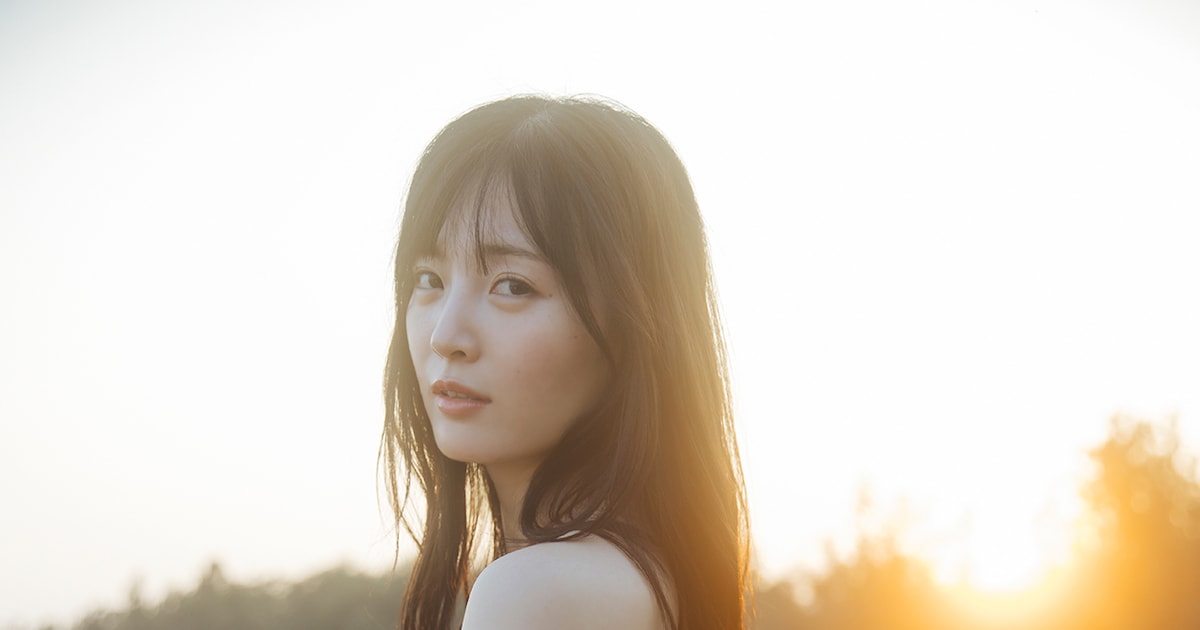 由良ゆら（#よーよーよー）の1st写真集より。（撮影：横山マサト）(c