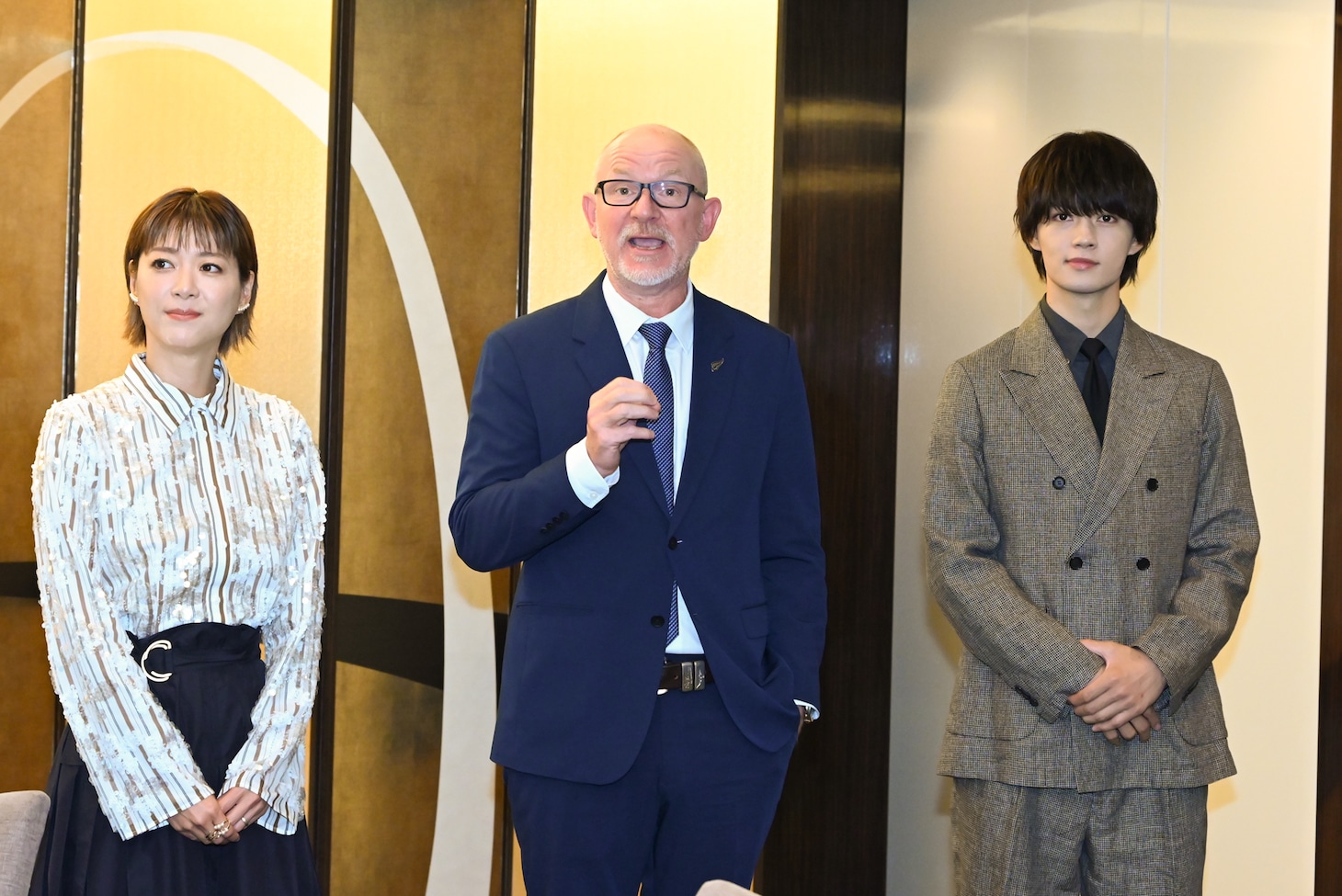 上野樹里（左）、M!LK佐野勇斗（右）。