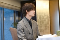 緊張気味の佐野勇斗（M!LK）。