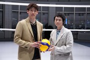 左から石川祐希選手、菅田将暉。 (c)フジテレビ