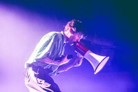 Ito（Vo, G / PEOPLE 1）（撮影：渡邉一生）