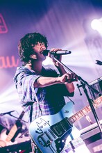 Deu（Vo, G, B, Other / PEOPLE 1）（撮影：渡邉一生）