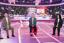 左から東野幸治、野口聡一、又吉直樹。(c)読売テレビ