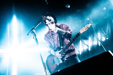 えい（G, Vo）（撮影：タカギユウスケ［LiveYou］）