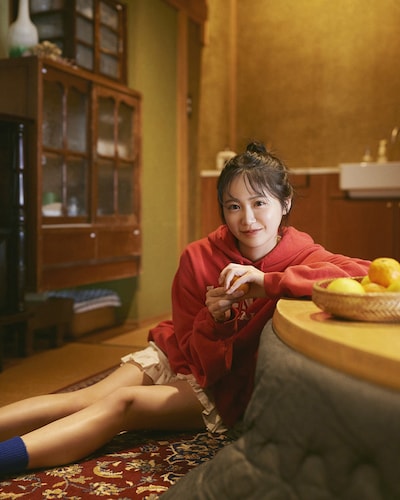 中村舞（STU48）の1st写真集より、先行カット第2弾。(c)熊木優 / 宝島社