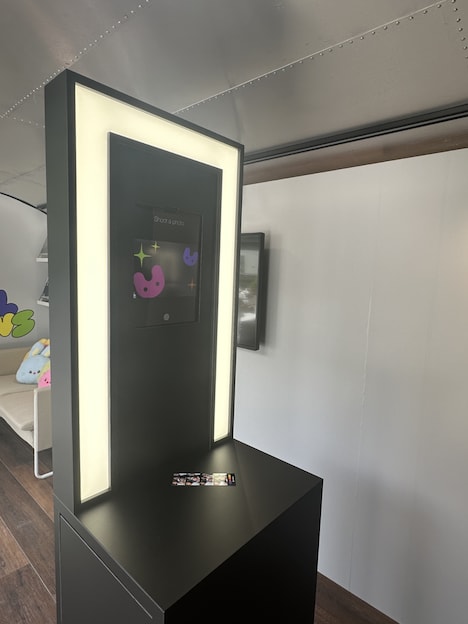 4カットフォト撮影ブースの様子。