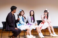 左から平林克理監督、辻野かなみ、杏ジュリア、坂井仁香。