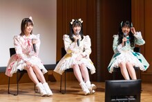 左から小泉遥香、菅田愛貴、吉川ひより。