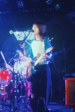 ちとせみな（Vo, G / カネヨリマサル）（撮影：金井勇真）