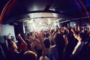 カネヨリマサルのライブの様子。（撮影：金井勇真）