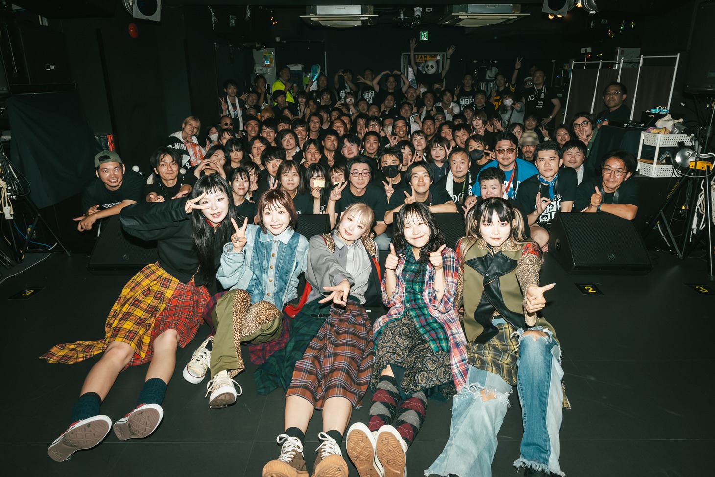 「自給自足LiVE-vol.2-」よりBiSと研究員。