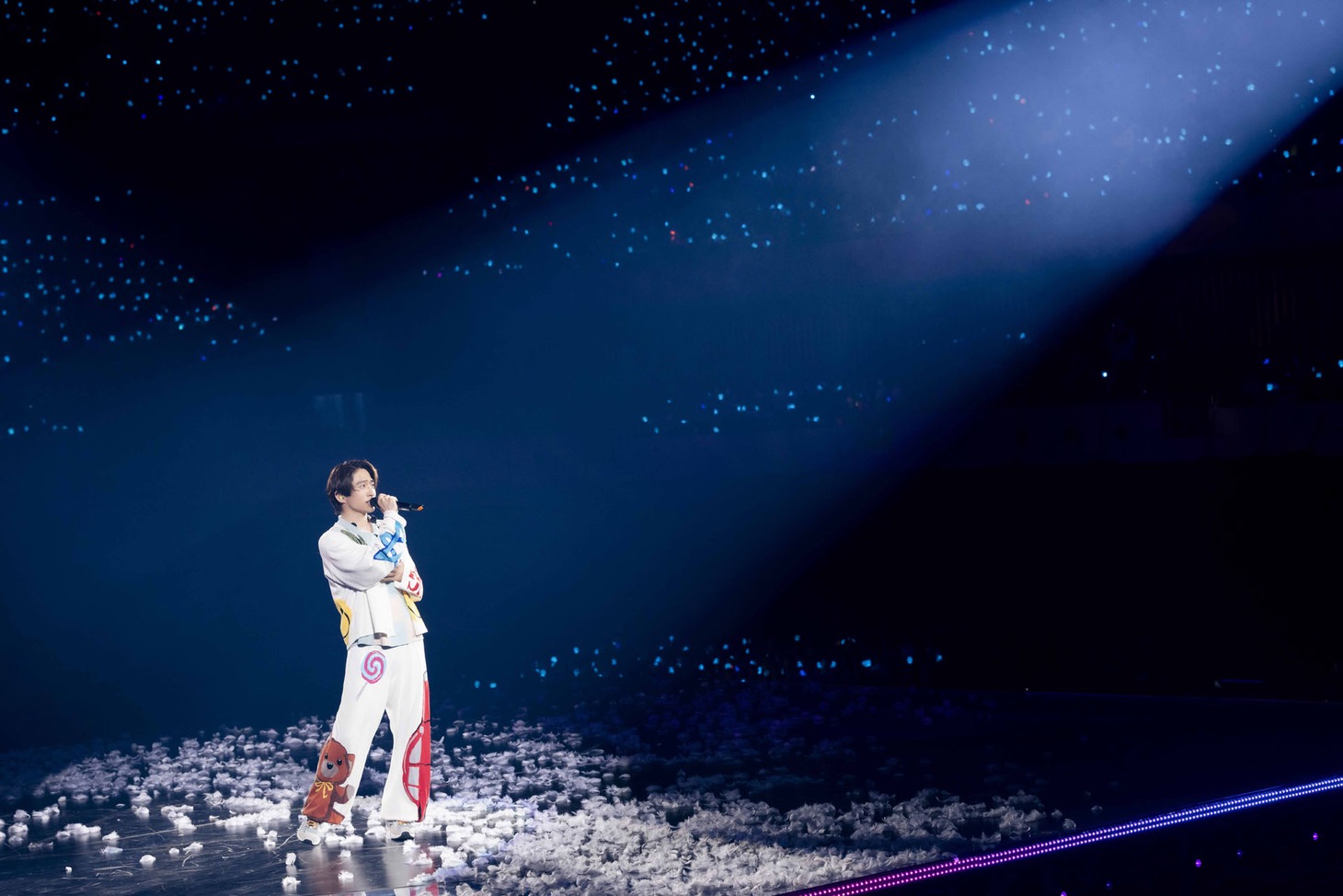三宅健「2024 Live Performance The otherside : Another me Presented by KEN MIYAKE」より。(c)TOBE Co., Ltd.