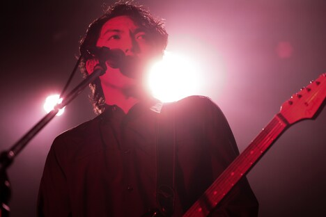 小林祐介(Vo, G / THE SPELLBOUND)(Photo by oyaming)