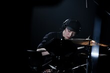 大井一彌（THE SPELLBOUNDサポートドラマー / yahyel、DATS）（Photo by oyaming）