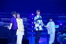「ユニットバスのマーメイド」を披露する三浦大知、安田章大、大倉忠義。 (c)EIGHT-JAM FES / Photo by 岸田哲平