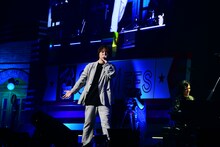 EIGHT-JAMスペシャルバンドをバックに「music」を歌う三浦大知。 (c)EIGHT-JAM FES / Photo by 岸田哲平