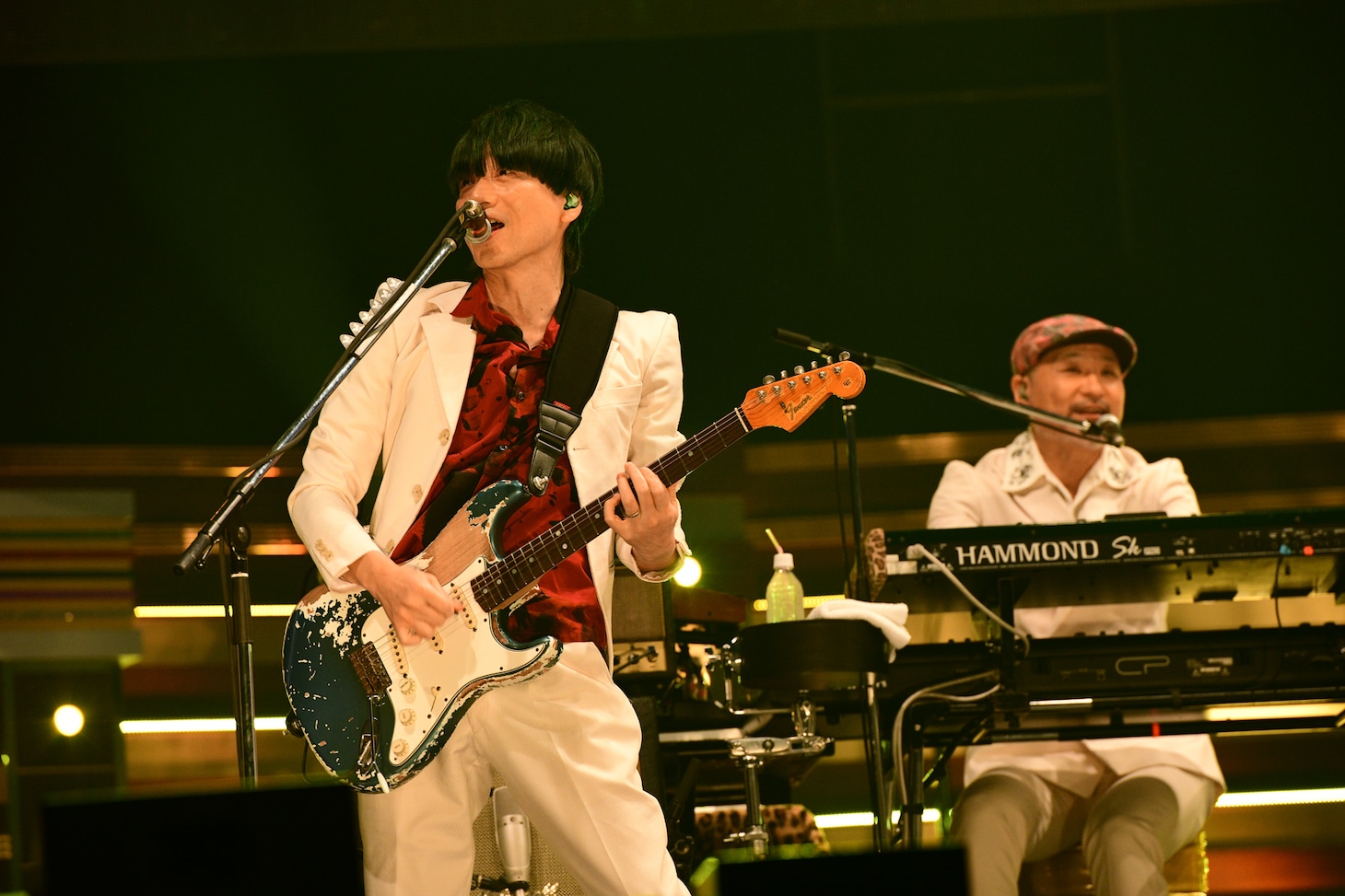 左から加藤隆志（G）、沖祐市（Key / 東京スカパラダイスオーケストラ）。 (c)EIGHT-JAM FES / Photo by 岸田哲平