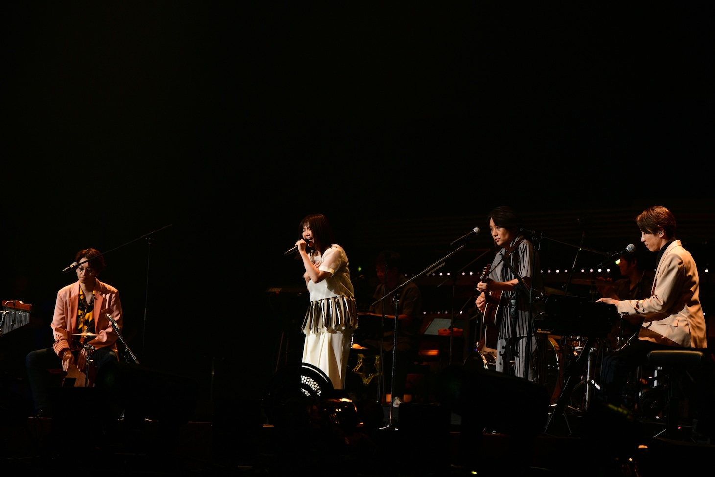大倉忠義と村上信五を迎えた、いきものがかりのコラボライブ。 (c)EIGHT-JAM FES / Photo by 岸田哲平