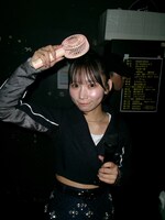 バックステージの黒坂未来。（撮影：真島洸）