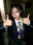 バックステージの汐見まとい。（撮影：真島洸）