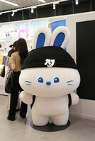 2F POP SQUAREの様子。