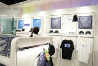 2F POP SQUAREの様子。