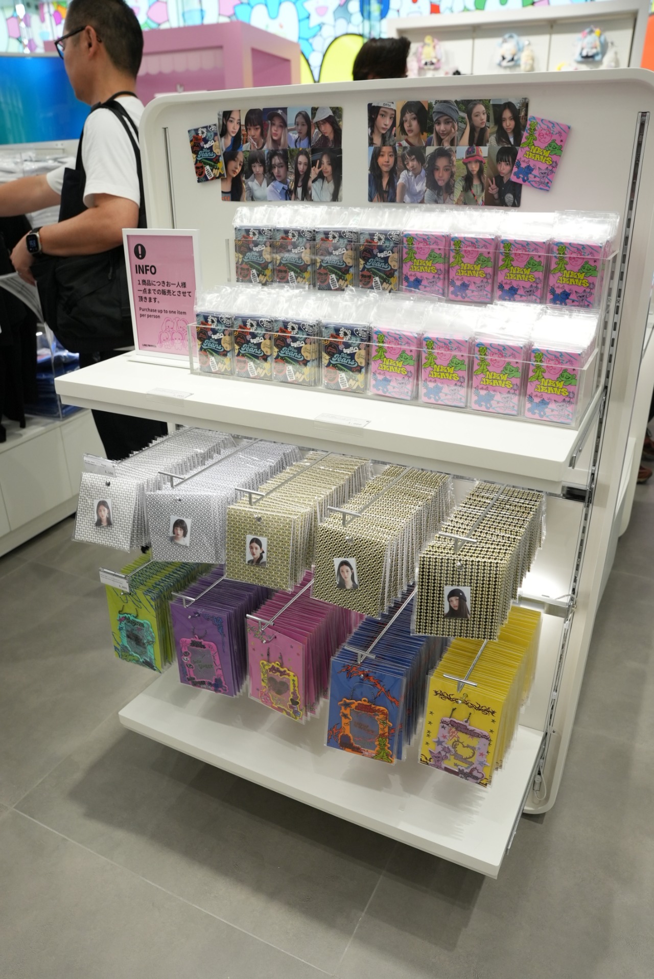 2F POP SQUAREの様子。