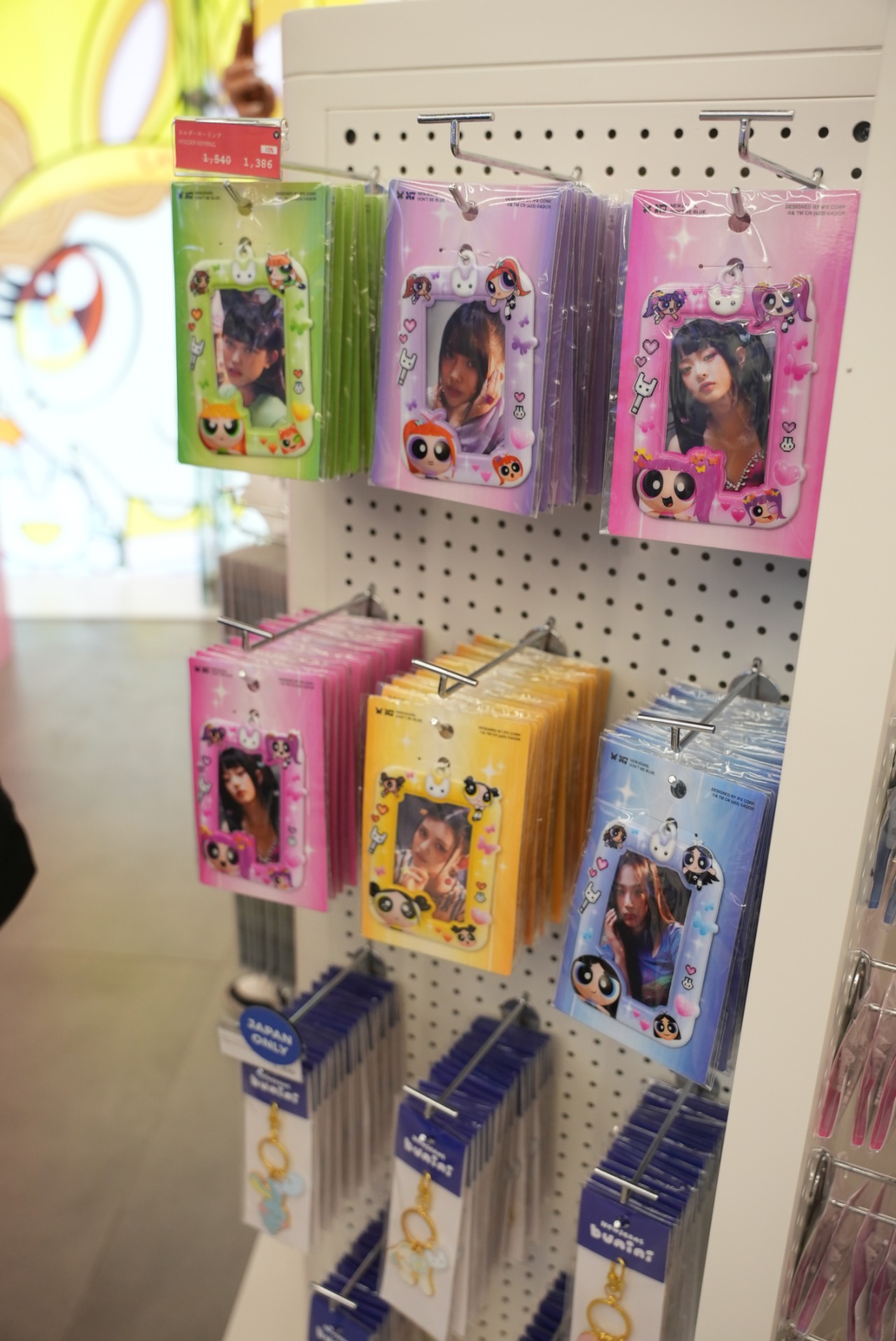 2F POP SQUAREの様子。