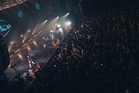 「yosugala tour2024」最終公演の様子。（撮影：真島洸）