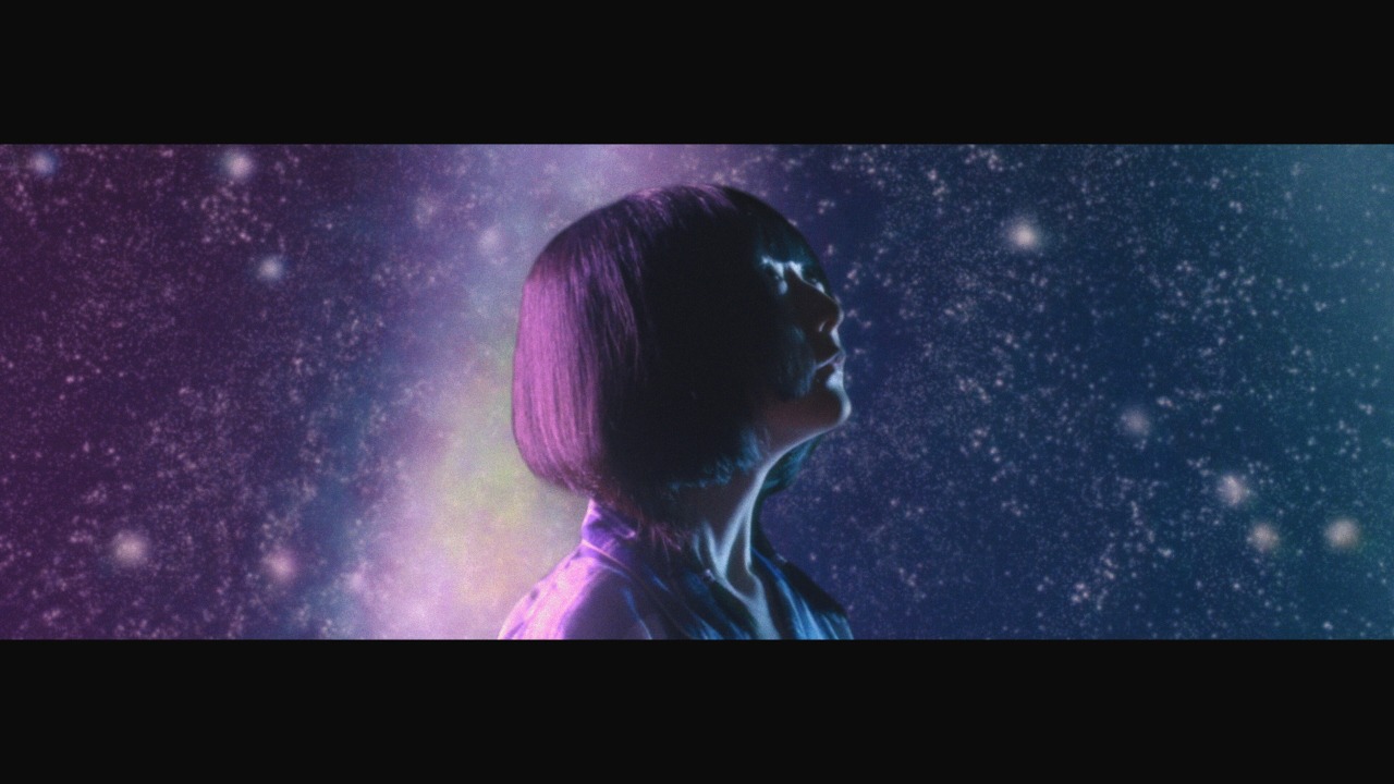 神聖かまってちゃん「ヨゾラノ流星群」ミュージックビデオより。