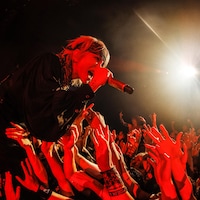 「俺たちの関係は鏡みたいなもの」HYDEが“INSIDE=本性”をむき出しにするライブハウスツアー開幕