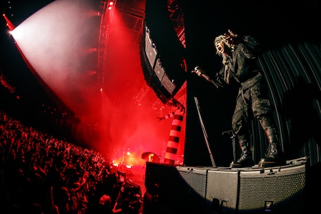 「HYDE [INSIDE] LIVE 2024」6月23日公演の様子。（撮影：岡田貴之）