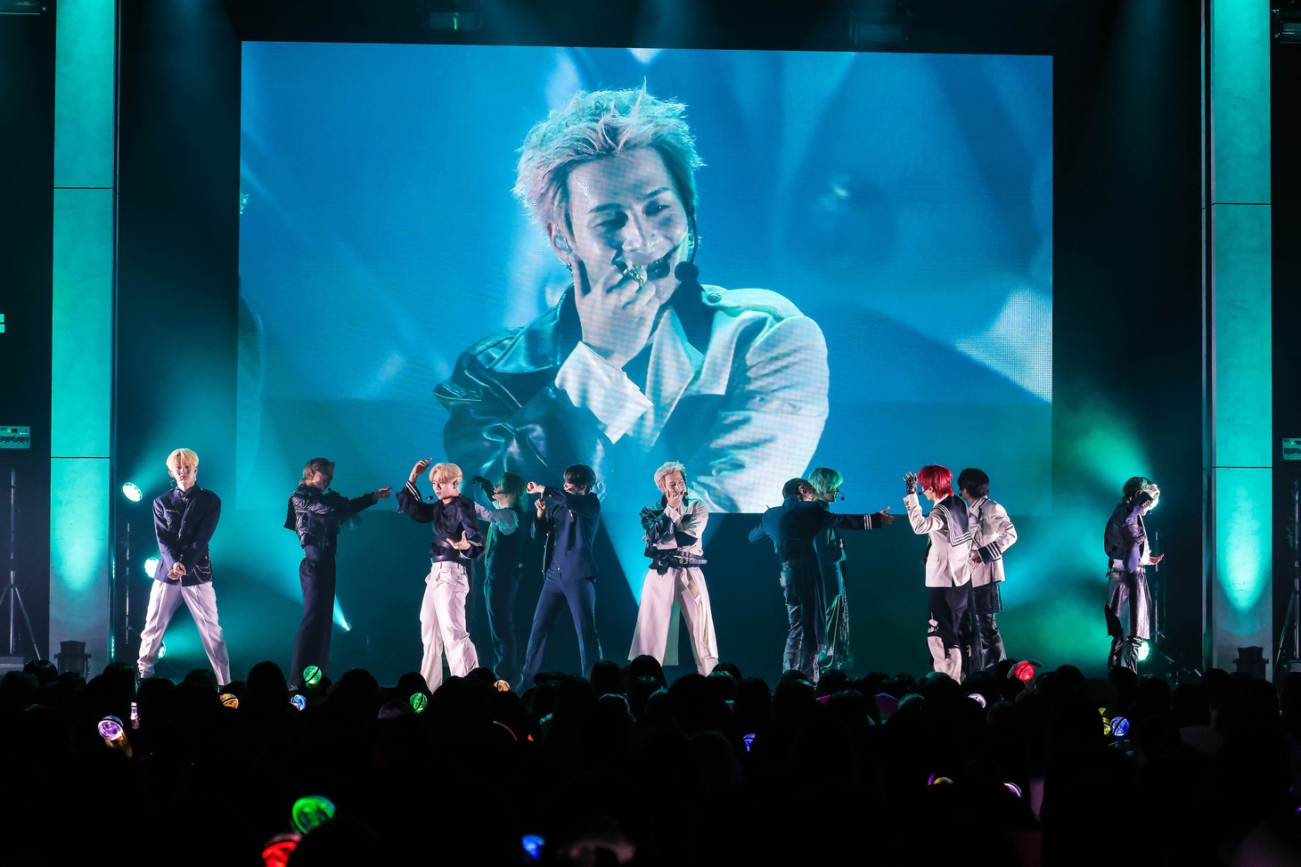 「INI 6TH SINGLE ”THE FRAME” PREMIUM SHOW CASE」の様子。(c)LAPONE Entertainment