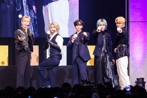 「INI 6TH SINGLE ”THE FRAME” PREMIUM SHOW CASE」の様子。(c)LAPONE Entertainment