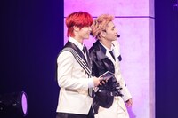 「INI 6TH SINGLE ”THE FRAME” PREMIUM SHOW CASE」の様子。(c)LAPONE Entertainment