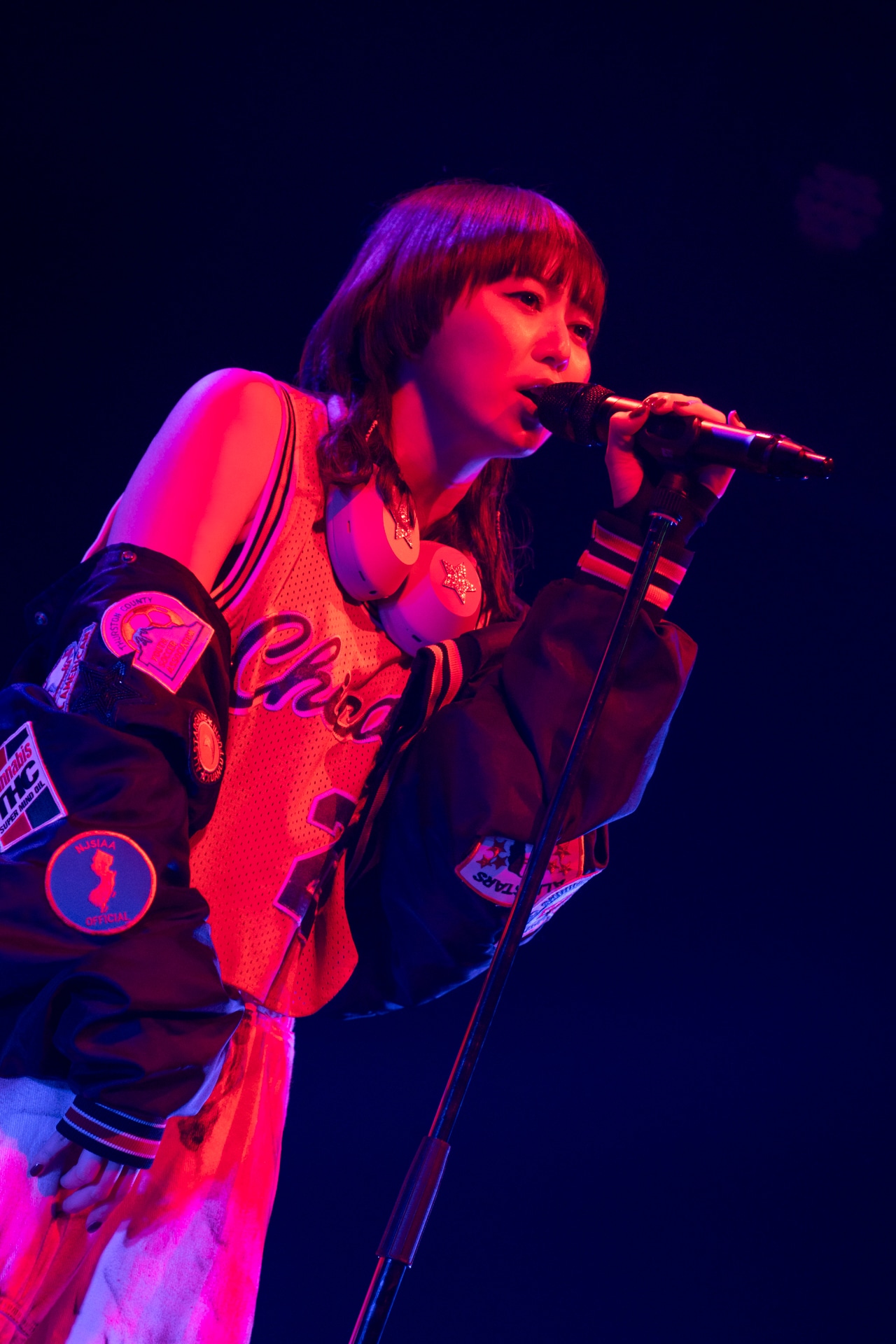 安本彩花