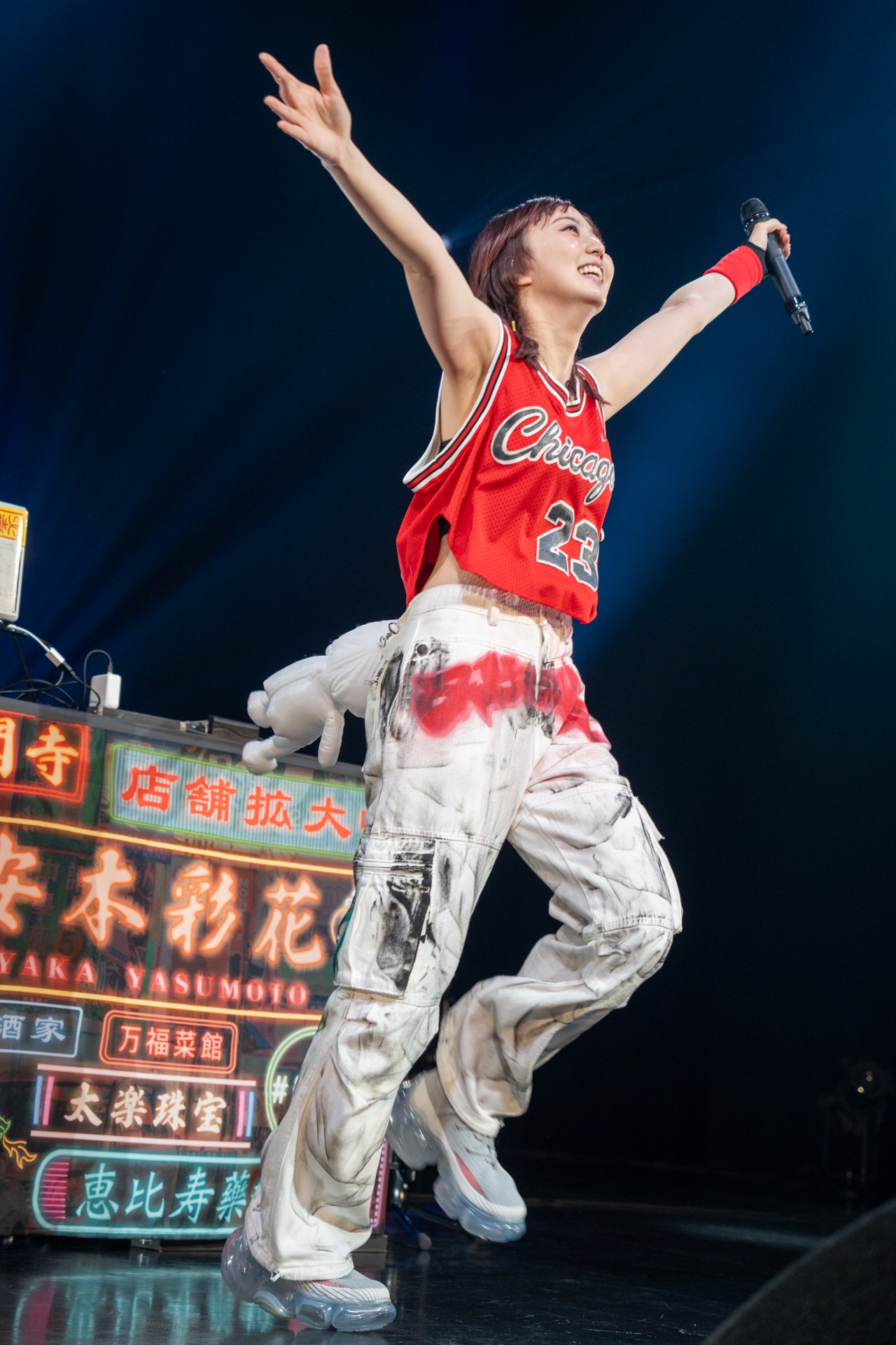 安本彩花