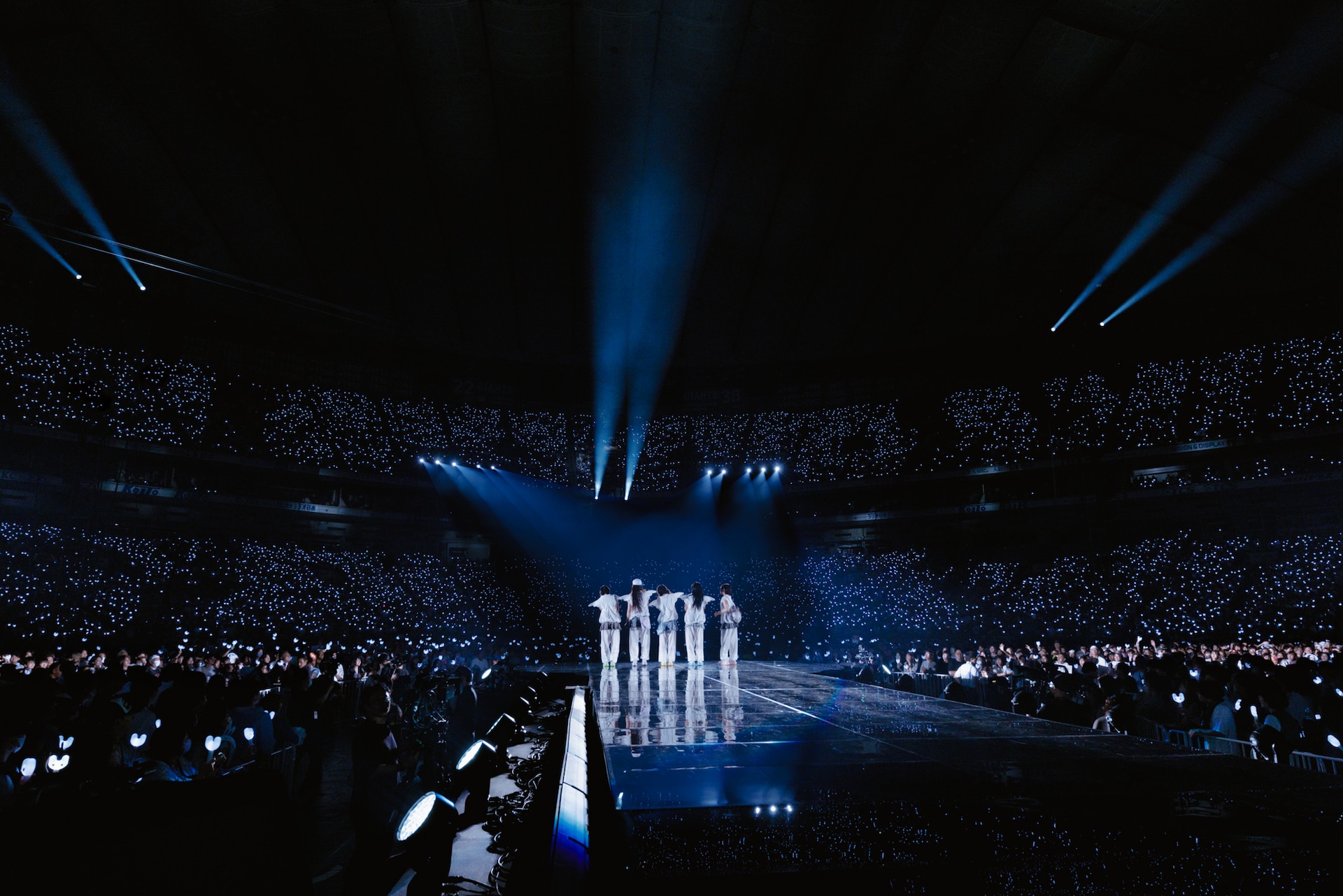 NewJeans、5人で迎えた初東京ドーム公演で9万1200人のBunniesと対面
