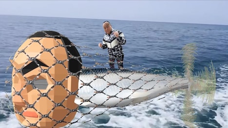 細川たかし「男船」ミュージックビデオより。