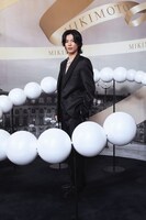 MIKIMOTO（ミキモト）のハイジュエリーをまとった神宮寺勇太（Number_i）。
