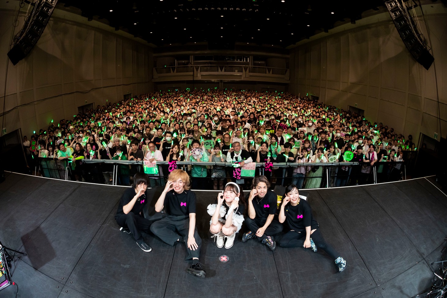 櫻井優衣のソロツアー「櫻井優衣 10th ANNIVERSARY LIVE TOUR 2024 ～CRUSH!!～」最終公演の様子。